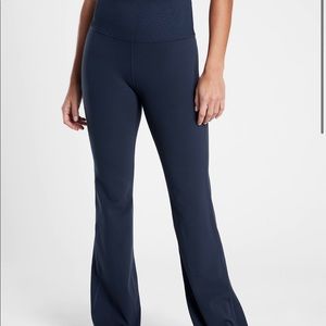 BLACK lululemon boot cut leggings (yoga pants)